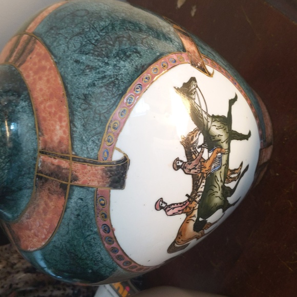 Vintage WBI Porcelain Chinese Equestrian Vase - Picture 6 of 11